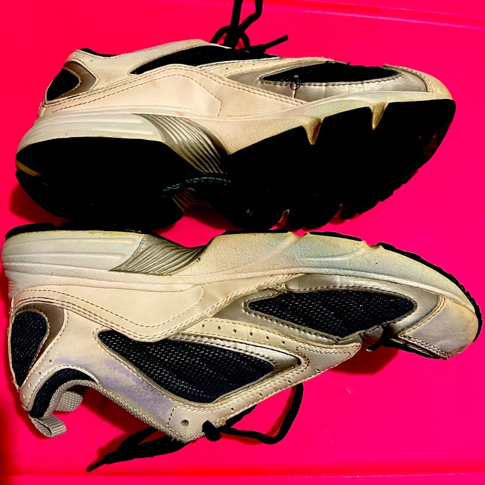 Reebok Show for women size 7